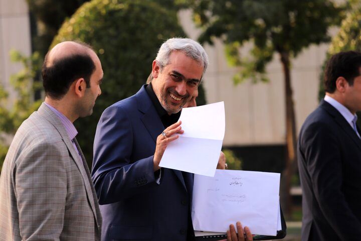 نقدی بر تکیه تیم اقتصادی دولت بر مدل های اقتصادی GMM