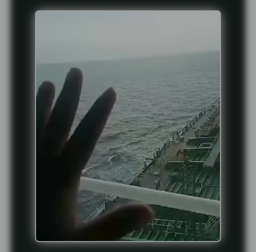 ۲۰ هزار دریانورد در منطقه جنگی گیر افتاده‌اند| سوالی تکراری و دیوانه‌کننده برای آن‌ها: «تنگه کی باز می‌شود؟»