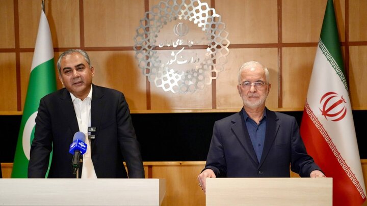 وزیر کشور پاکستان: پیام مهمی از سوی ژنرال عاصم منیر به تهران آوردهام