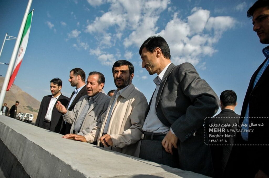 تکذیب یک ادعا با آرشیو ۱۳۸۵؛ آیا احمدی‌نژاد نقش چینی‌ها را در سد طالقان کتمان کرد؟