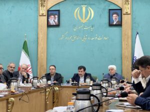 اعضای فراکسیون امید مجلس دهم در دیدار با معاون رئیس‌جمهور: دولت مدیران میانی را بازنگری کند