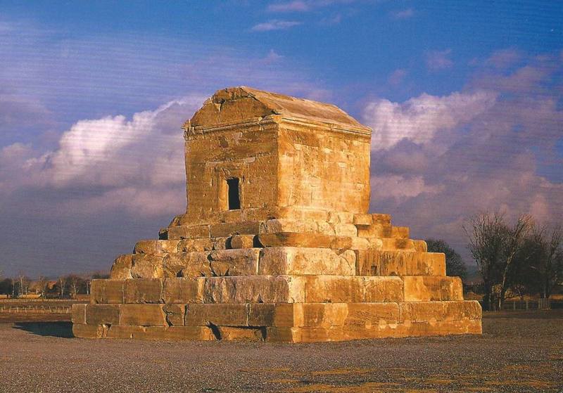 کوروش هخامنشی؛ ذوالقرنین و ۷ آبان
