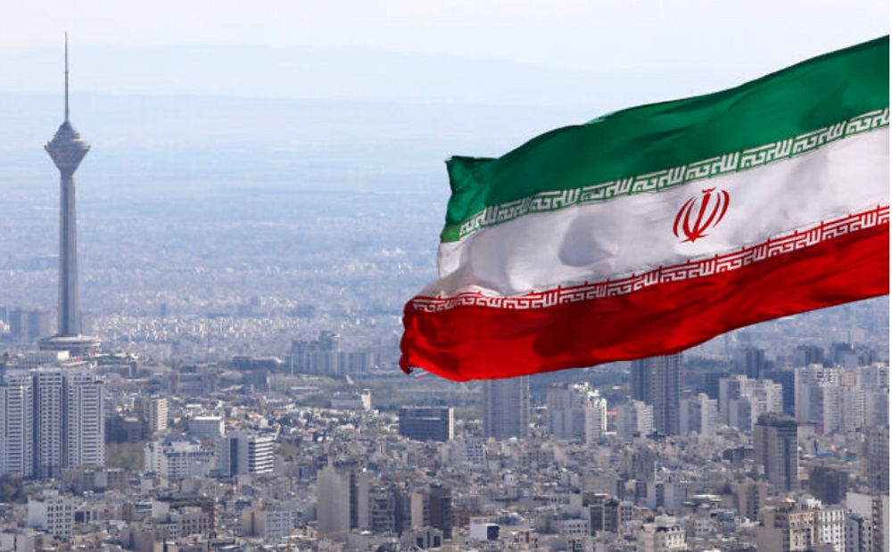اصول انقلاب، بحران ها و روزمرگی